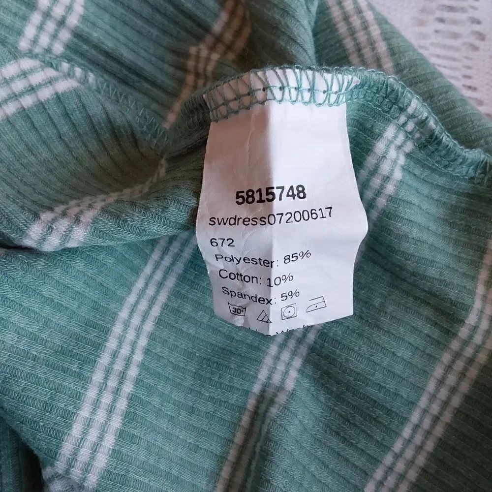 Shein Curve Dress Size 0XL Green with stripes - Picture 7 of 9